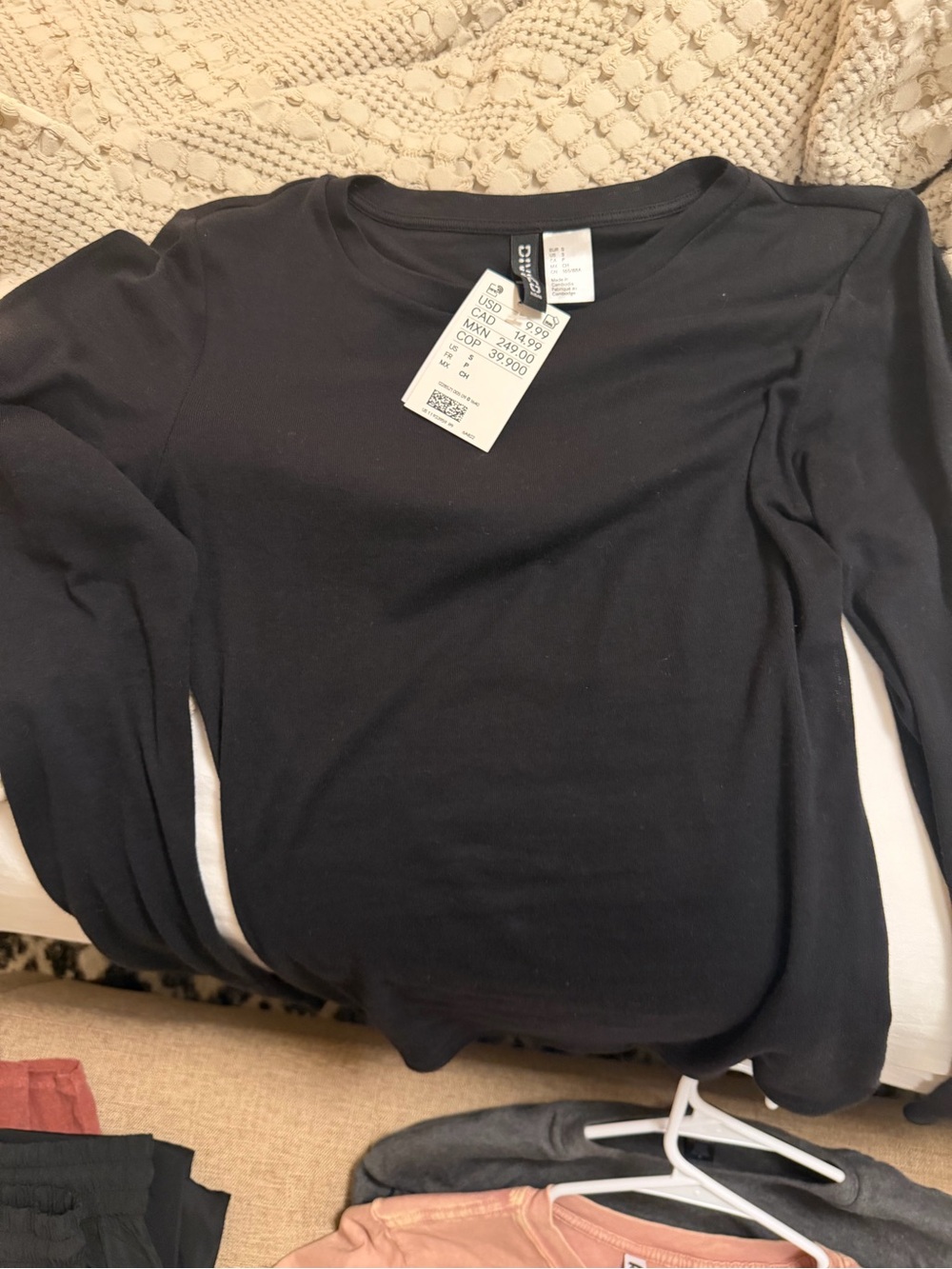 H&M Black Short-Sleeve Crewneck Top